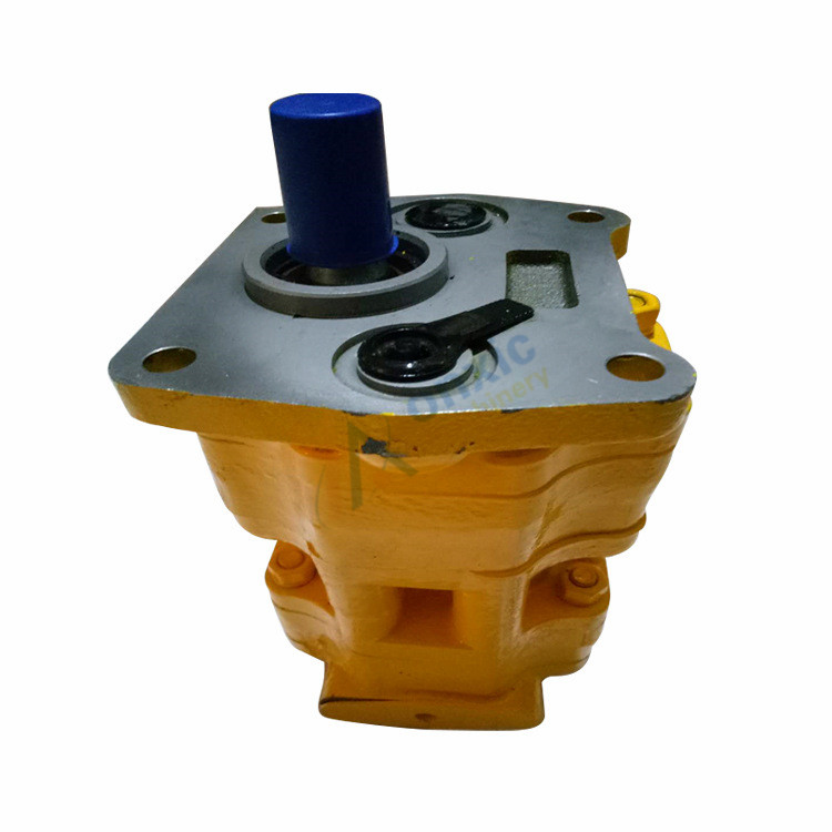 07426-71400 Komatsu Bulldozer D50P Main Clutch Pump